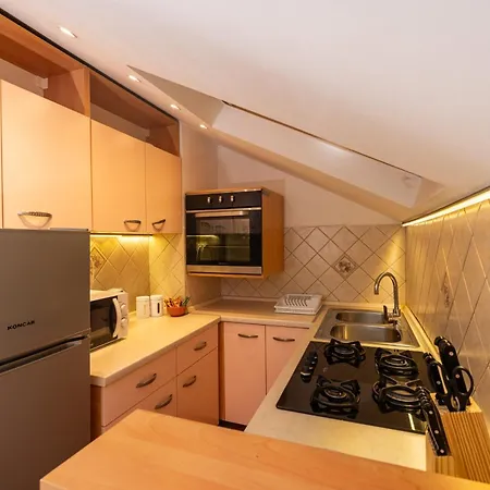 Rita - Charming 2-bedroom With Sea View, * Slano