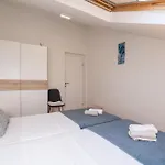 Rita - Charming 2-bedroom With Sea View, Διαμέρισμα