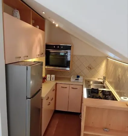 Rita - Charming 2-bedroom With Sea View, Slano