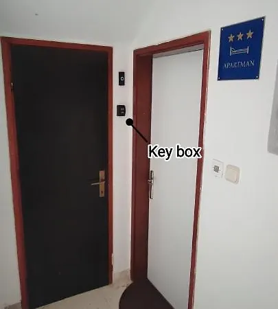 Rita - Charming 2-bedroom With Sea View, شقة سلانو