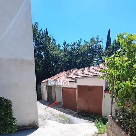 Rita - Charming 2-bedroom With Sea View, Slano