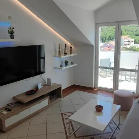 Rita - Charming 2-bedroom With Sea View, * Slano