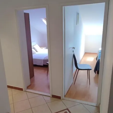 Rita - Charming 2-bedroom With Sea View, Apartment
