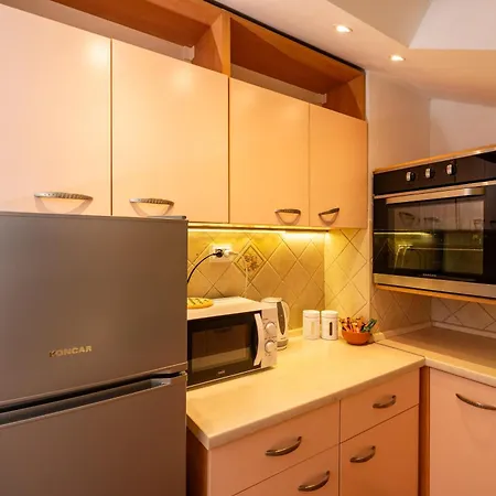 Apartment Rita - Charming 2-bedroom With Sea View, *