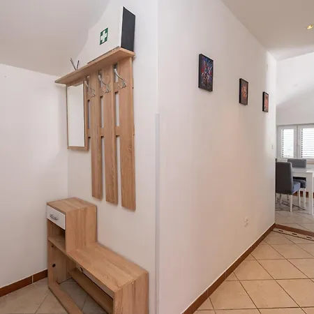 Apartment Rita - Charming 2-bedroom With Sea View, *