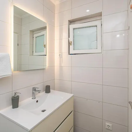 شقة Rita - Charming 2-bedroom With Sea View, سلانو